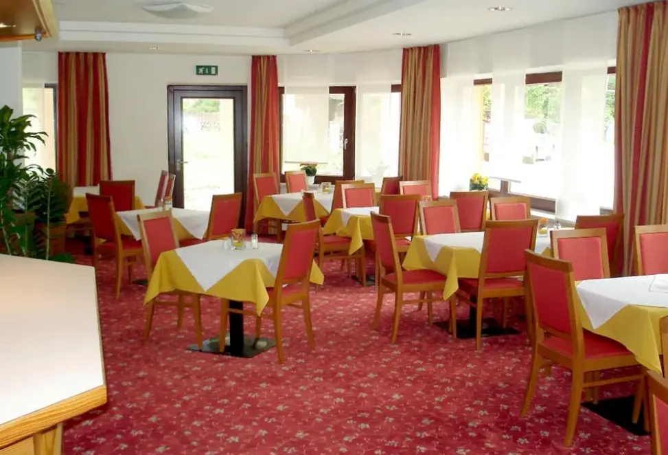 Restauracja i jedzenie w hotelu Hotel Hubertus