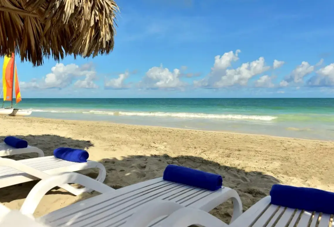 Plaża przy hotelu Iberostar Origin Laguna Azul