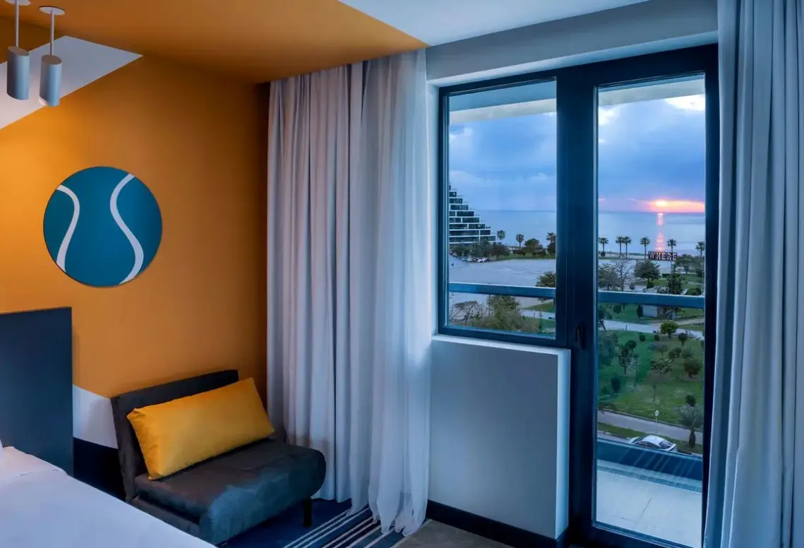 Widok z hotelu Ibis Styles Batumi