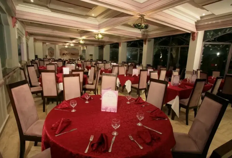 Restauracja i jedzenie w hotelu Imperial Holiday
