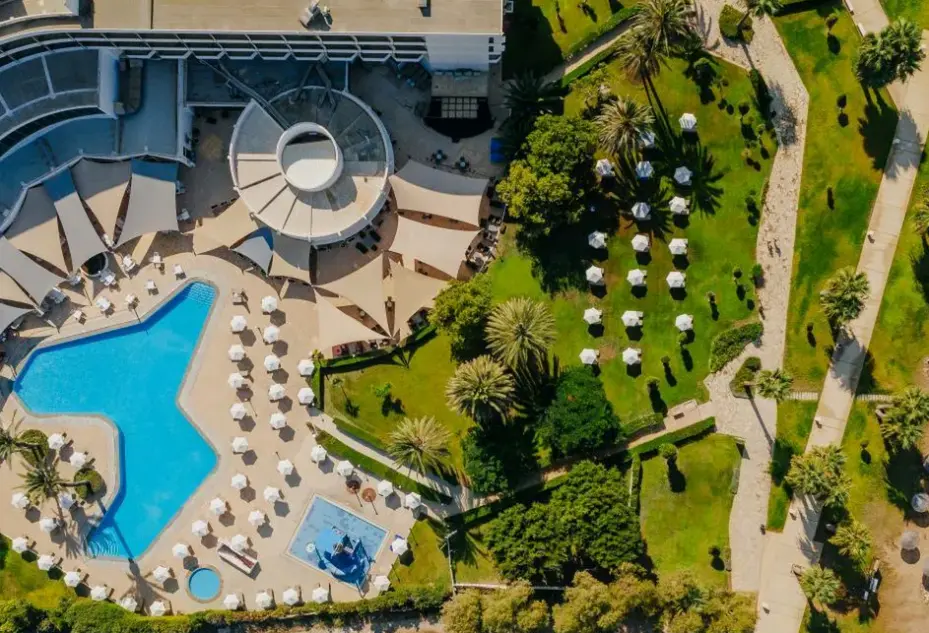 Basen w hotelu Imperial Island Resort by Louis
