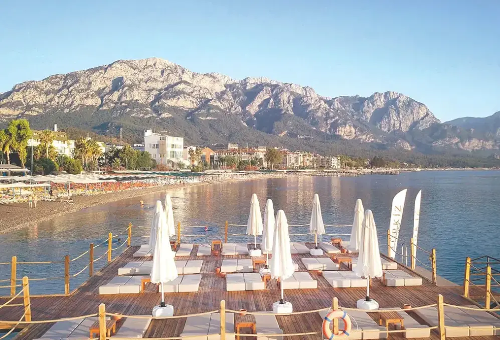 Plaża przy hotelu Imperial Turkiz Resort (ex. Turkiz Deluxe Resort)