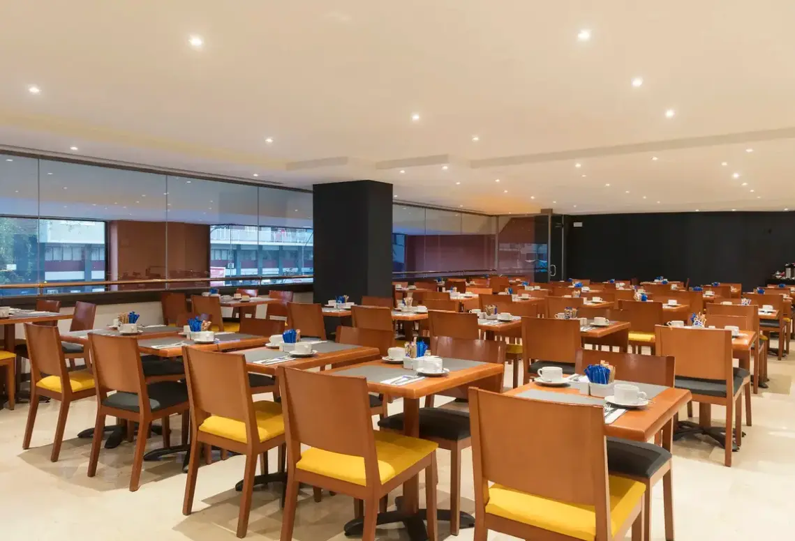 Restauracja i jedzenie w hotelu INNSiDE Apolo Barcelona by Melia (ex. Tryp Apolo)