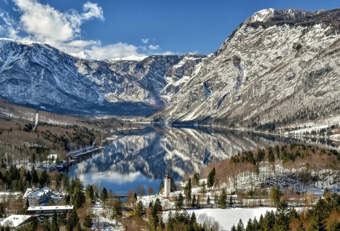 Widok z hotelu Jezero (Bohinj)