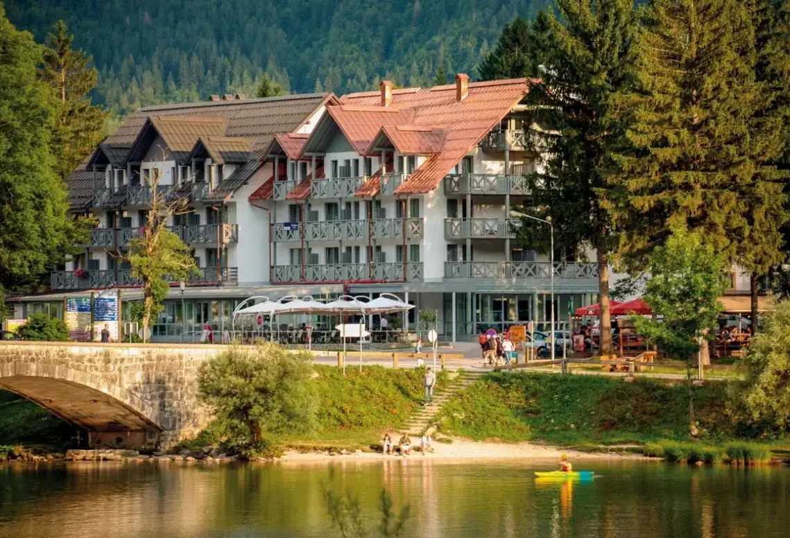 Hotel Jezero (Bohinj)