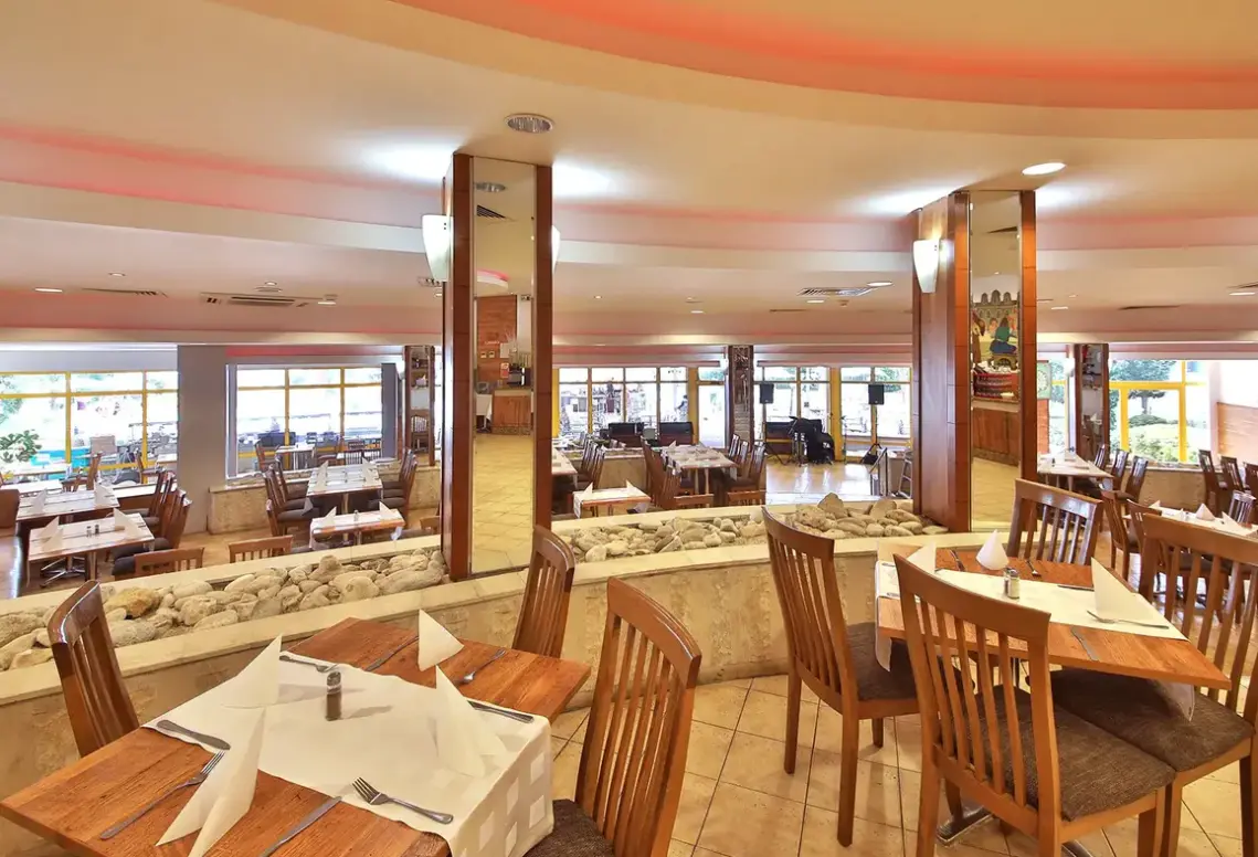 Restauracja i jedzenie w hotelu Kaliakra Mare (ex Dobrotiza)