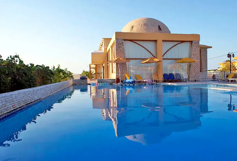Basen w hotelu Kavros Beach (Chania)