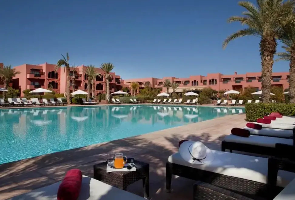Basen w hotelu Kenzi Menara Palace