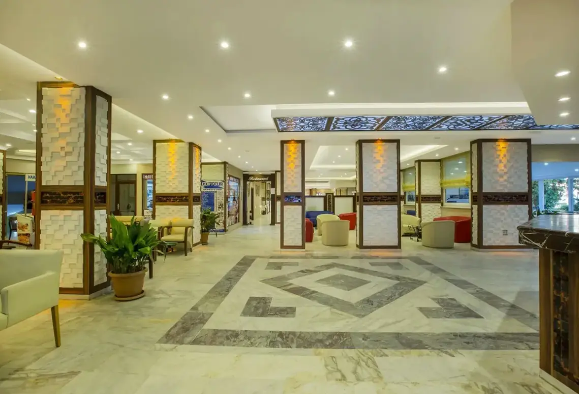 Lobby hotelu Kleopatra Beach