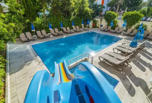 Basen w hotelu Kleopatra Celine (Alanya)