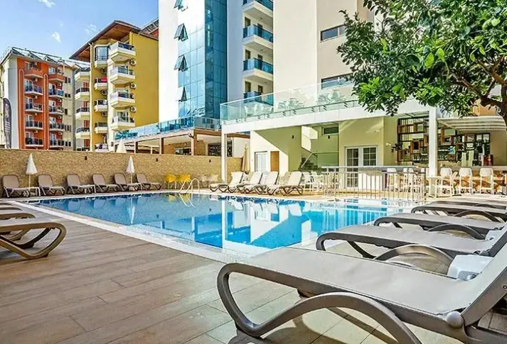 Basen w hotelu Kleopatra Celine (Alanya)