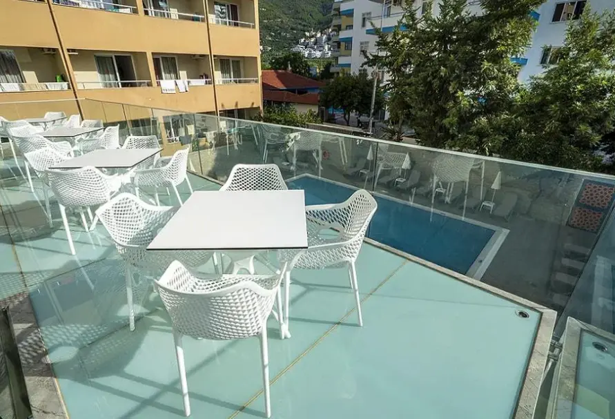 Basen w hotelu Kleopatra Celine (Alanya)