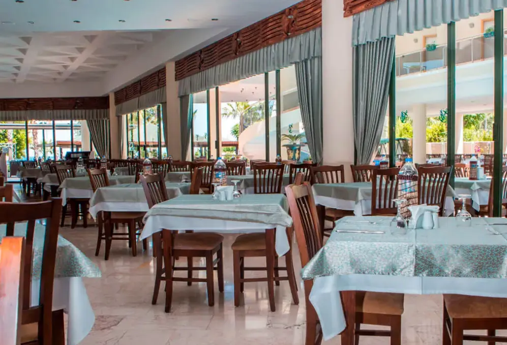 Restauracja i jedzenie w hotelu L'Ancora Beach (Kemer)