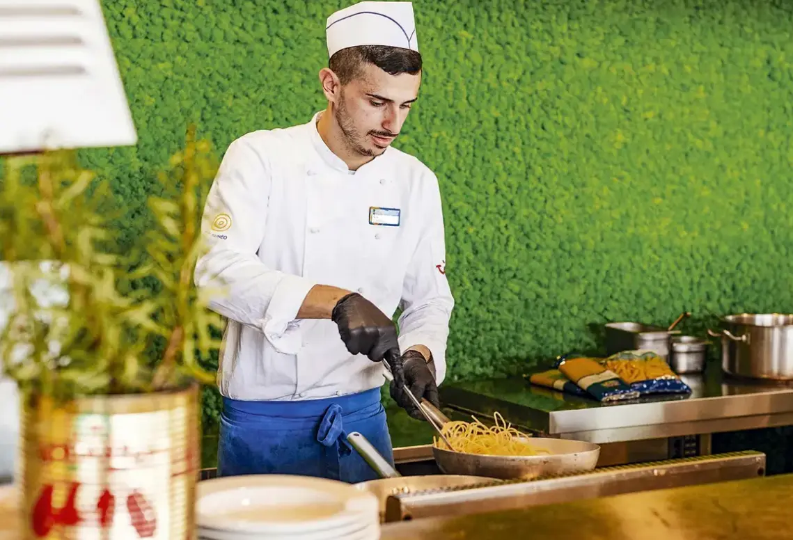 Restauracja i jedzenie w hotelu La Conchiglia Suites & Spa