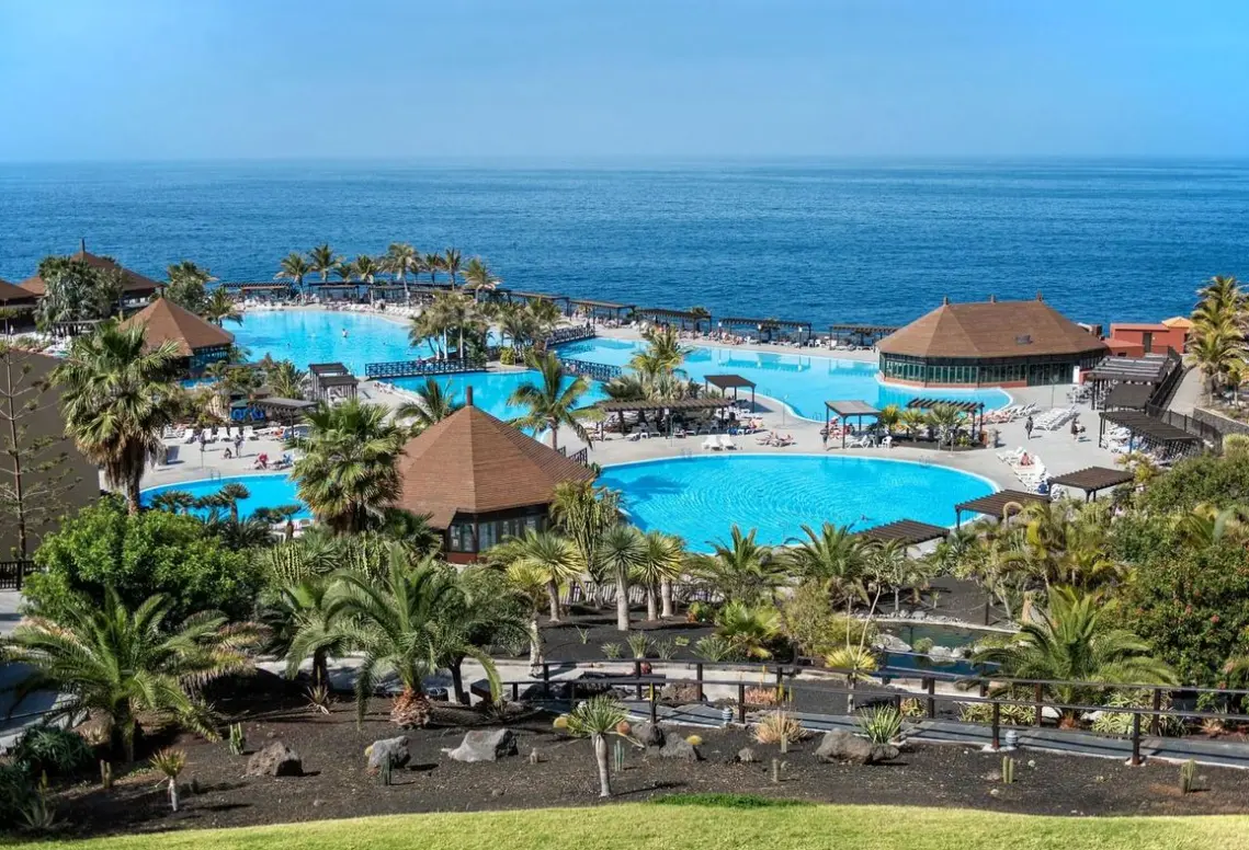 Basen w hotelu La Palma & Teneguia Princess