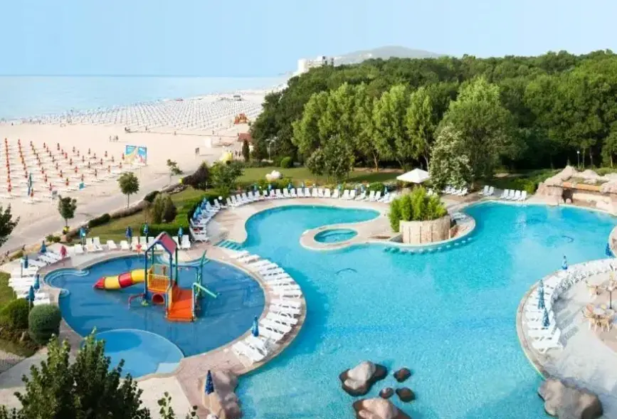 Basen w hotelu Laguna Beach (Albena)