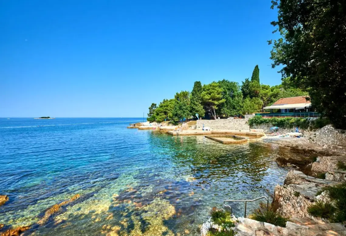 Plaża przy hotelu Laguna Bellevue