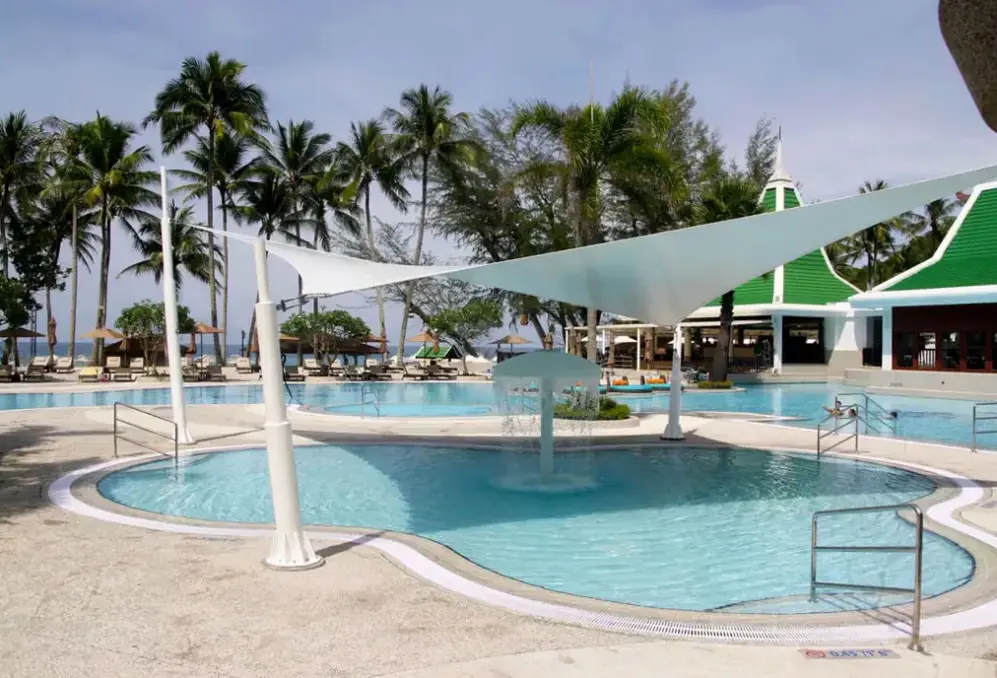 Basen w hotelu Le Méridien Phuket Beach Resort
