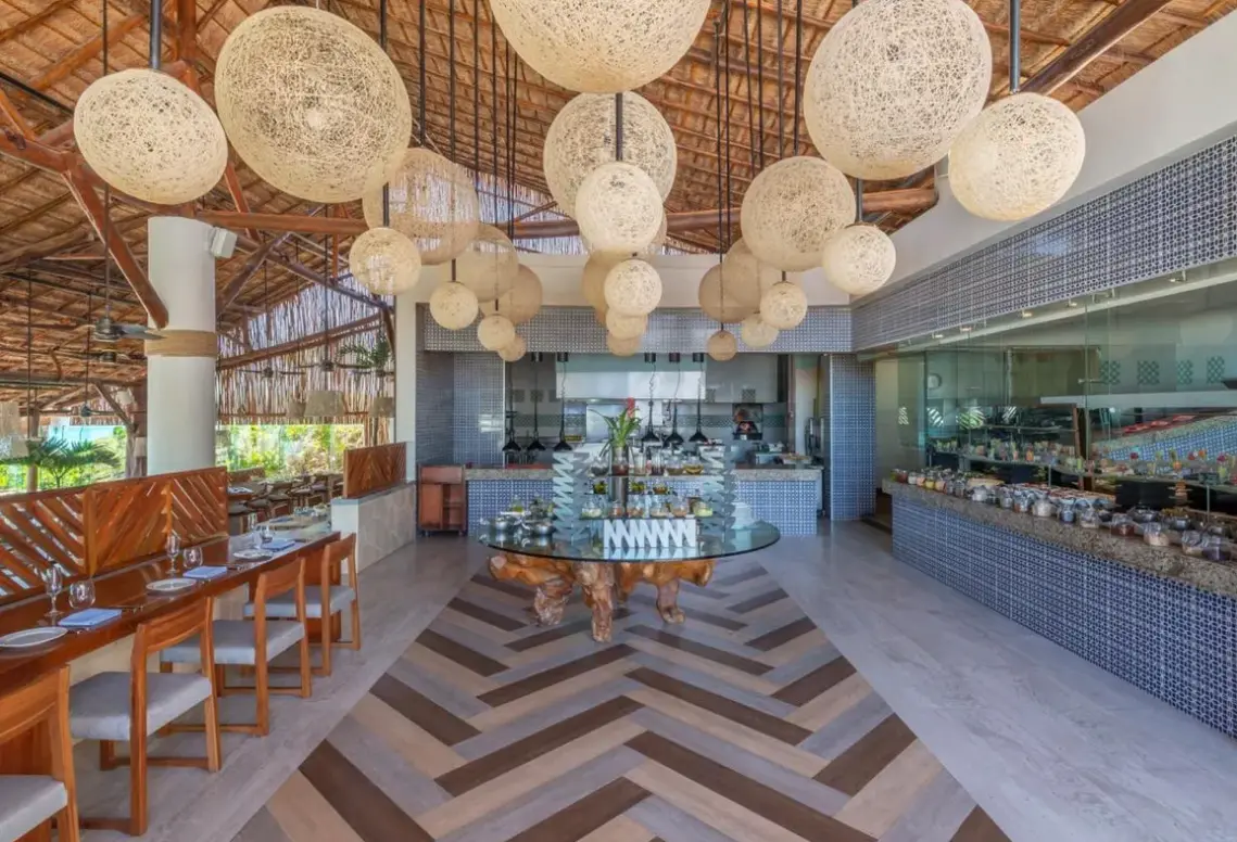 Restauracja i jedzenie w hotelu Live Aqua Beach Resort Cancun (ex. Live Aqua Cancun)