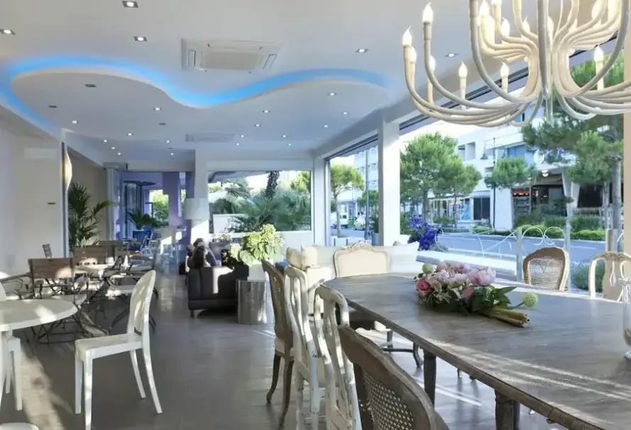 Restauracja i jedzenie w hotelu Lungomare (Villamarina Cesenatico)