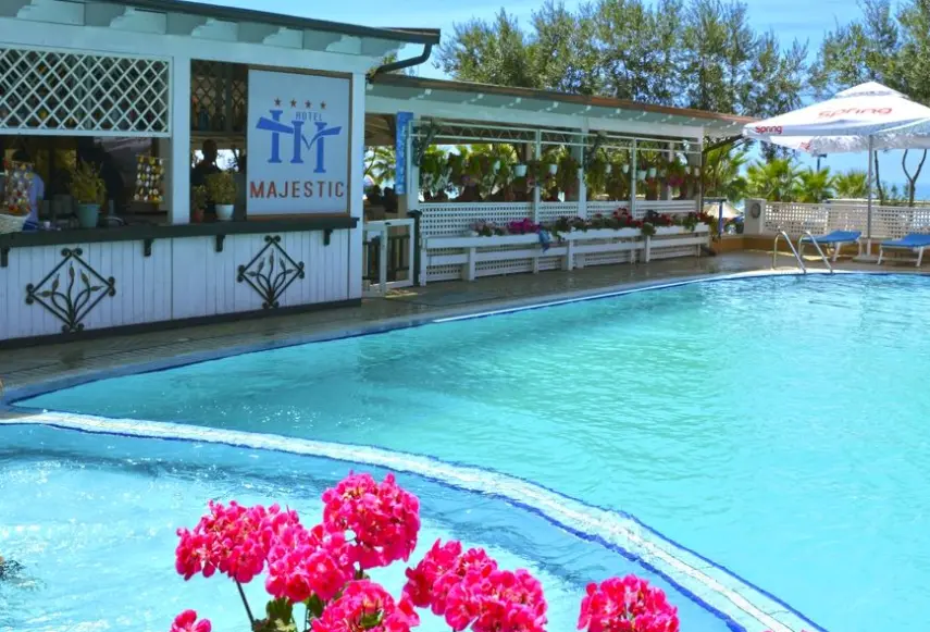 Hotel Majestic (Durres)