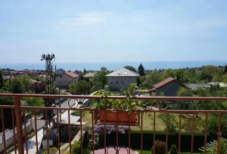 Widok z hotelu Margarita (Trakata)