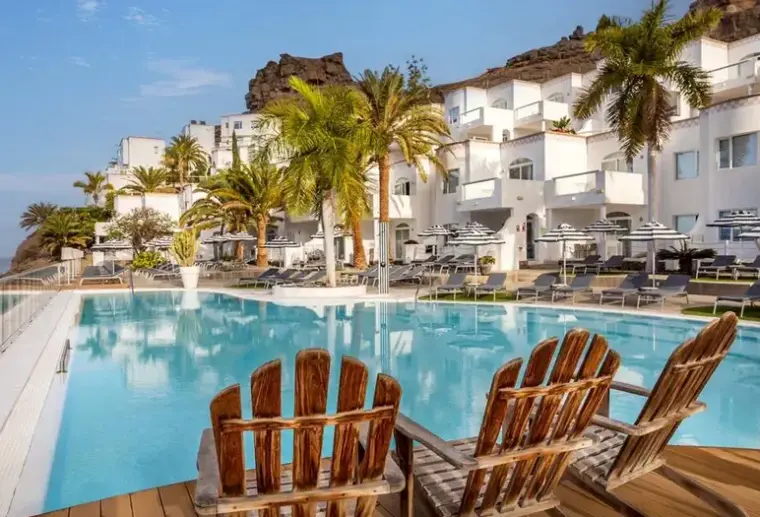 Basen w hotelu Marina Bayview (ex. Ipanema Park Apartments)