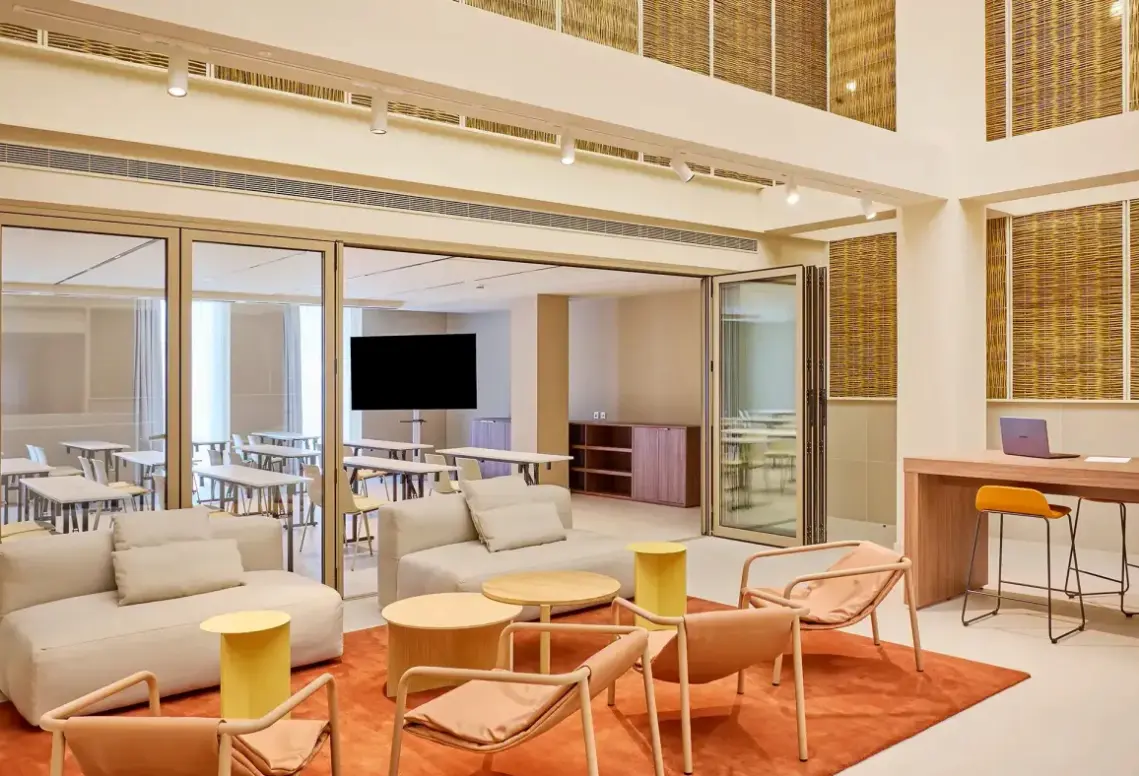 Lobby hotelu Marina Cambrils by Urh