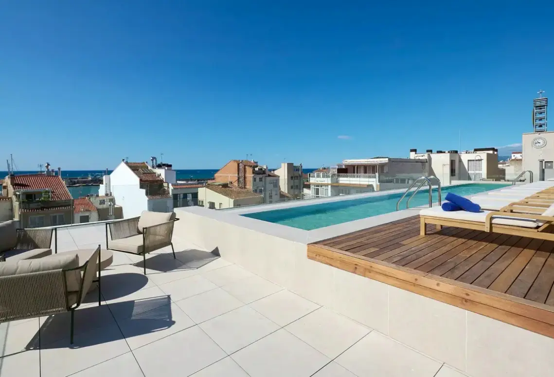 Basen w hotelu Marina Cambrils by Urh