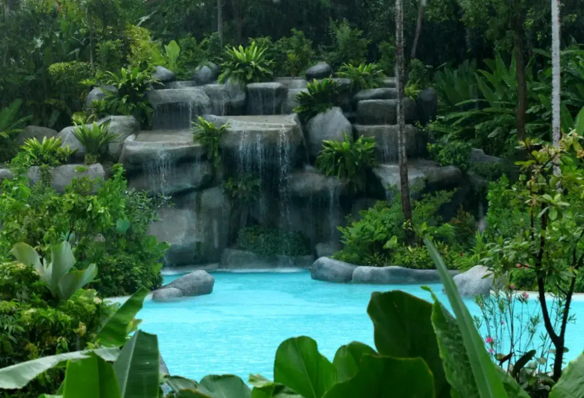 Basen w hotelu Marina Phuket Resort