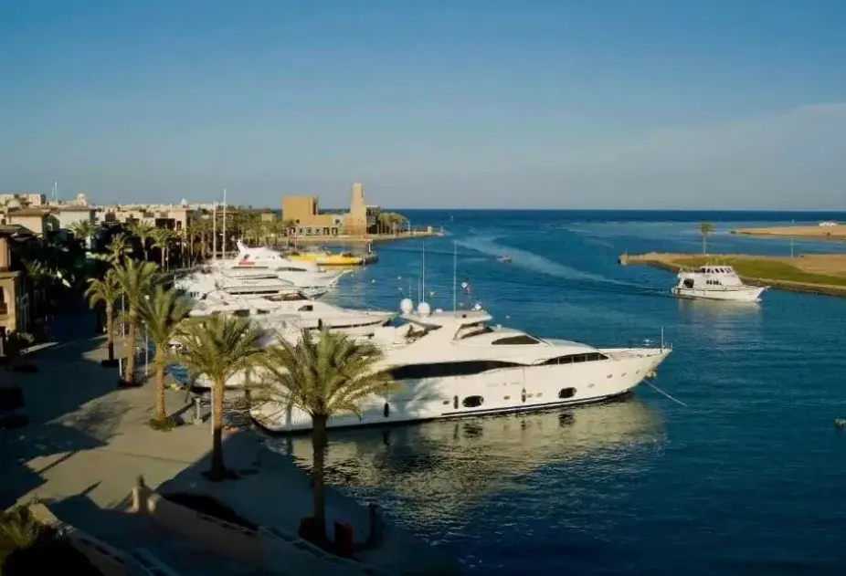 Widok z hotelu Marina Residence & Suites Port Ghalib