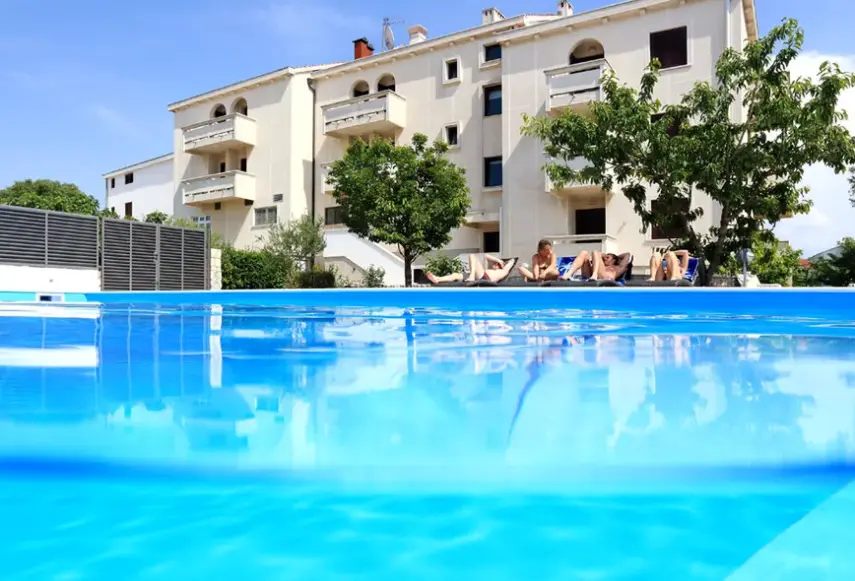 Basen w hotelu Mediteran (Zadar)