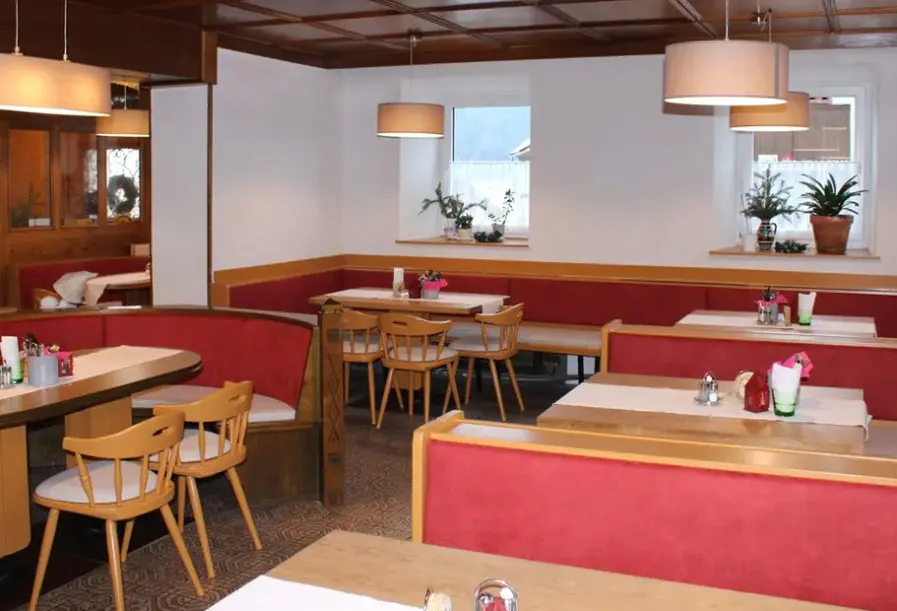 Restauracja i jedzenie w hotelu Mentenwirt Gasthof