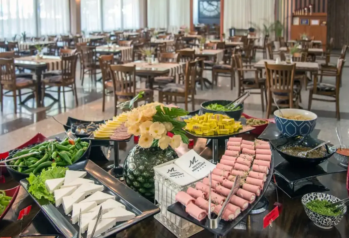 Restauracja i jedzenie w hotelu Mercury (Sunny Beach)