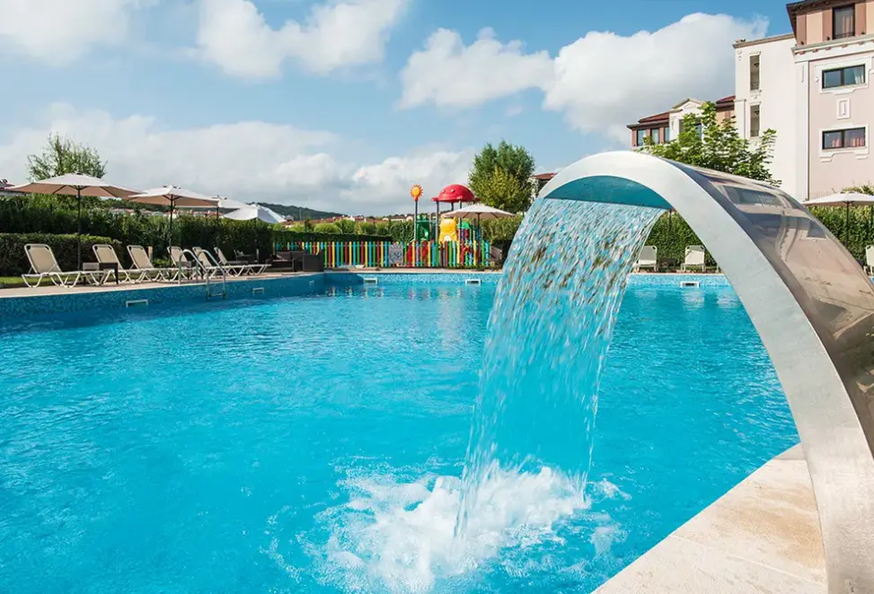 Basen w hotelu Miramar (Sozopol)