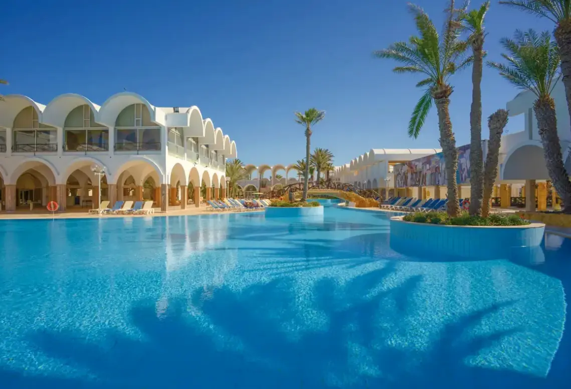 Basen w hotelu Monarque Dar Djerba Zahra