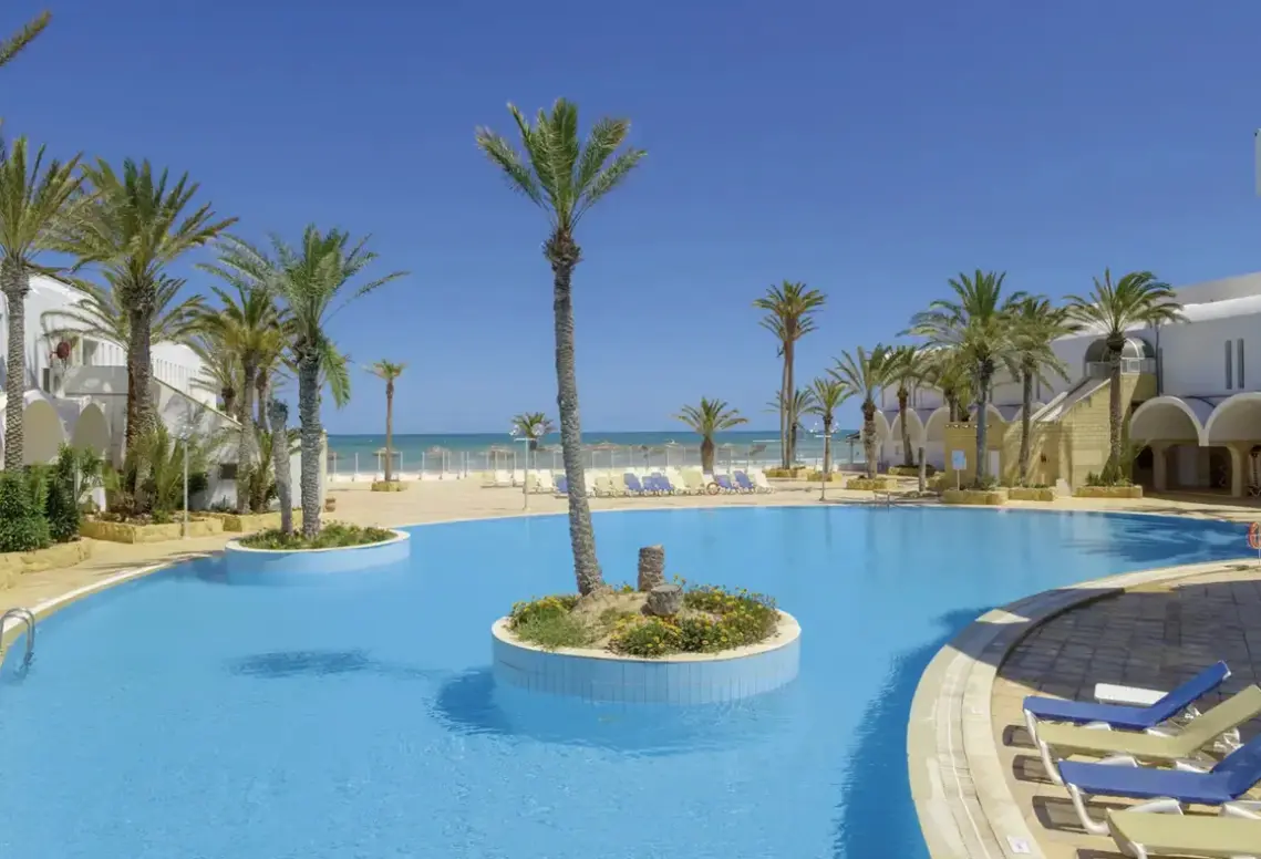 Basen w hotelu Monarque Dar Djerba Zahra