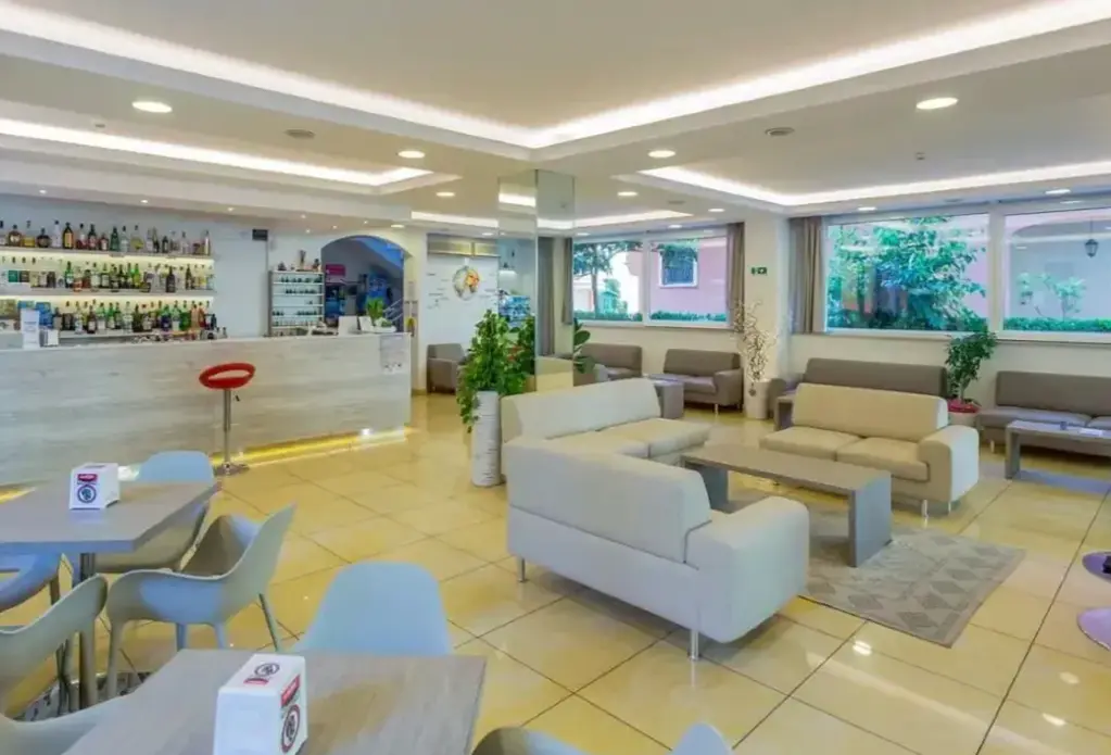 Lobby hotelu Monica