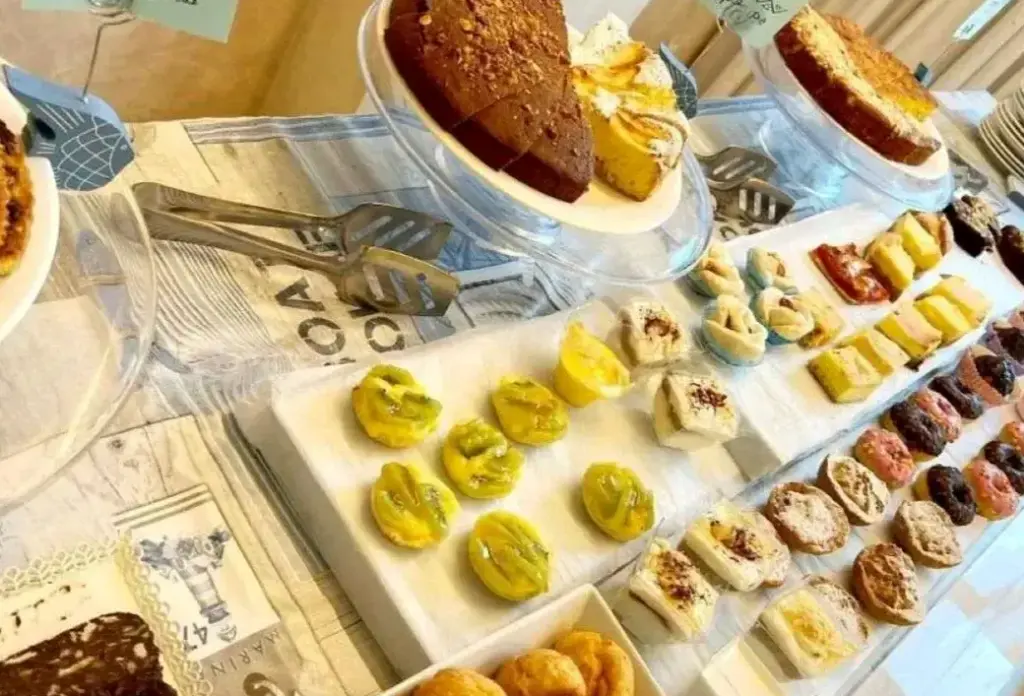Restauracja i jedzenie w hotelu Monica