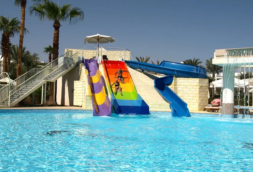 Basen w hotelu Monte Carlo Resort Spa