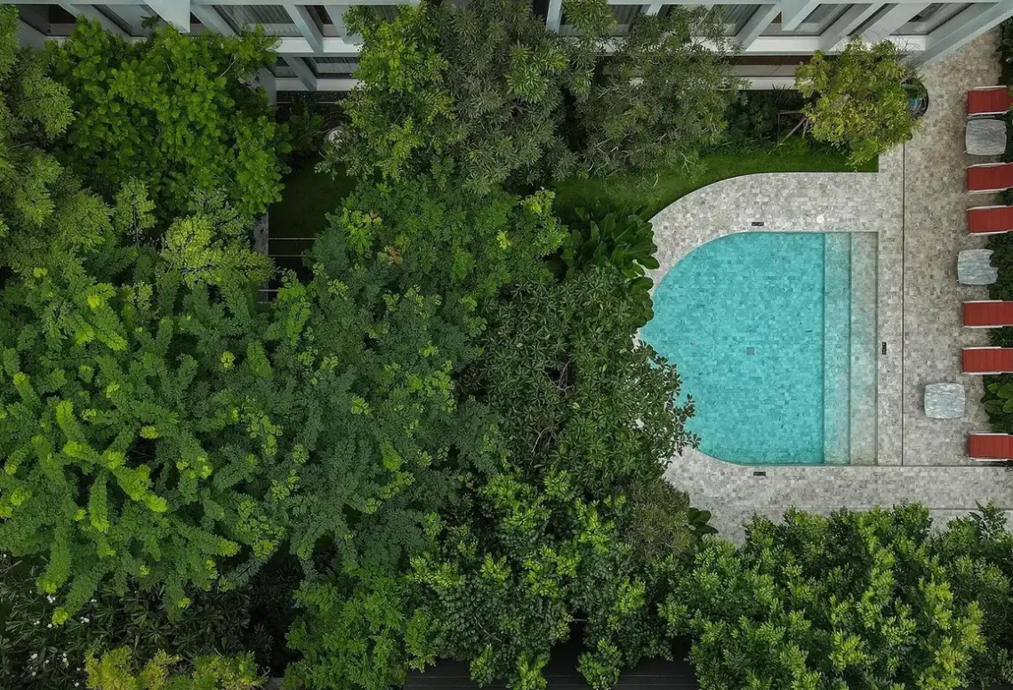 Basen w hotelu NH Hua Hin