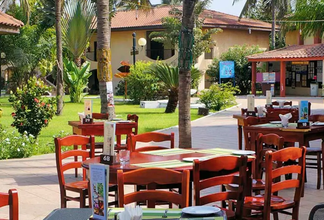 Restauracja i jedzenie w hotelu Ocean Bay Hotel & Resort