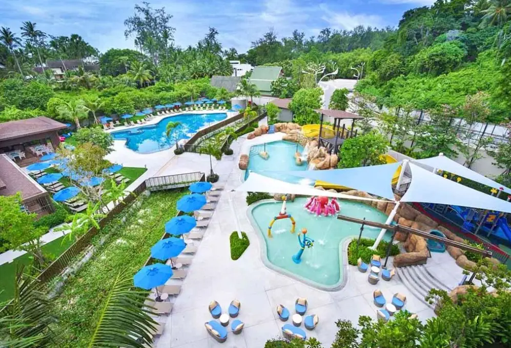 Basen w hotelu Ozo Phuket