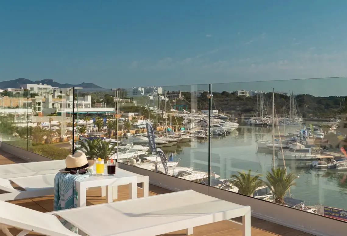 Widok z hotelu Palia Puerto del Sol
