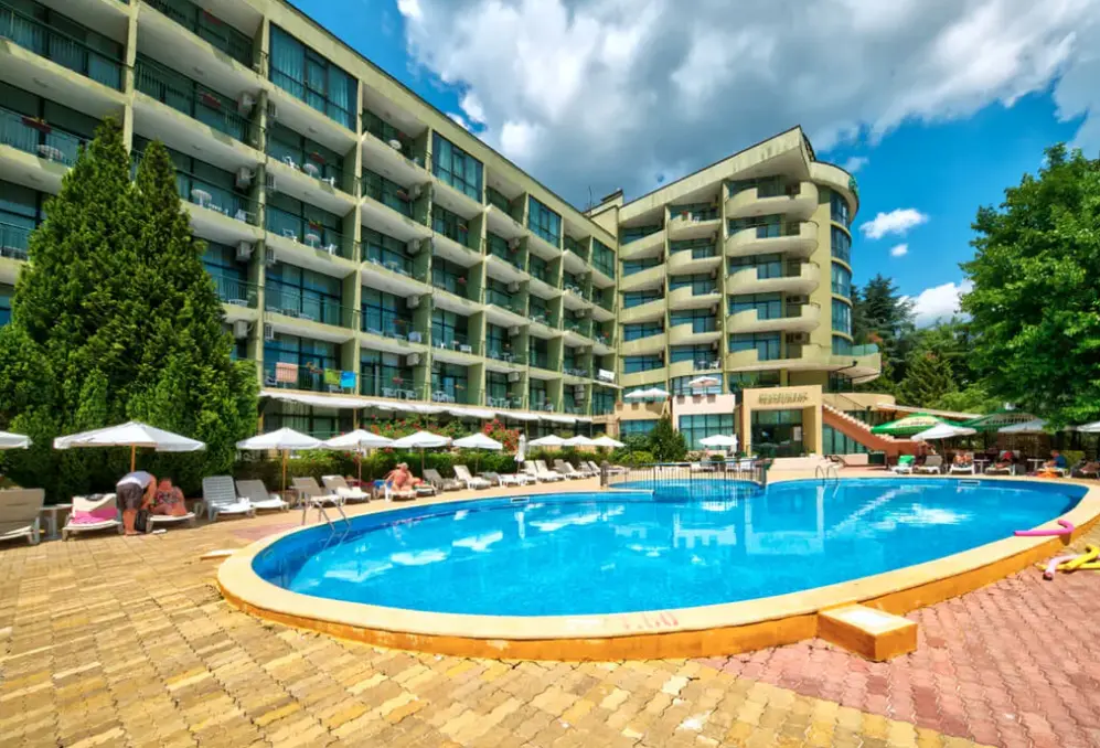 Basen w hotelu Palm Beach (Golden Sands)