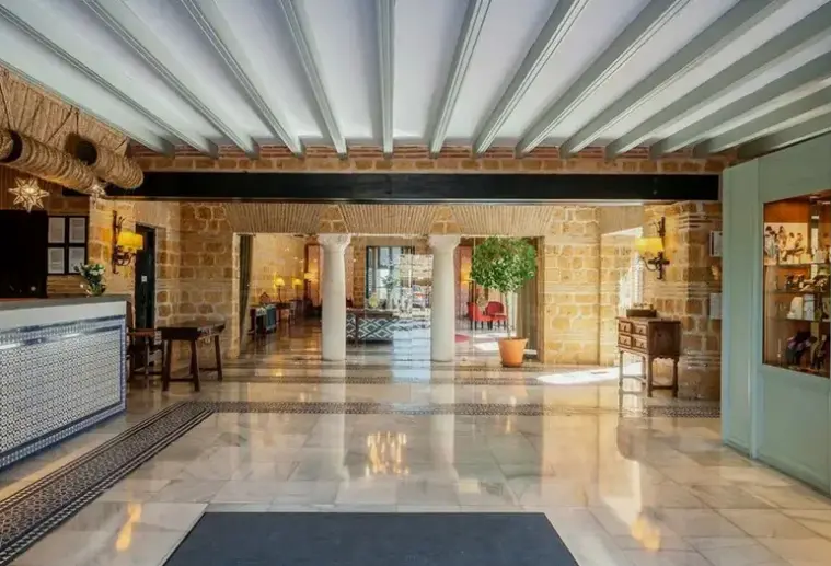 Lobby hotelu Parador de Carmona