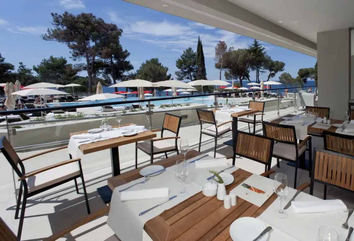 Restauracja i jedzenie w hotelu Parentium Plava Laguna