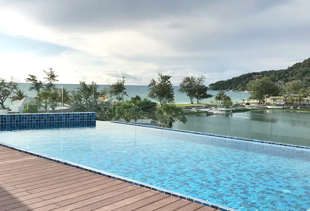 Basen w hotelu Phoenix Karon Beach