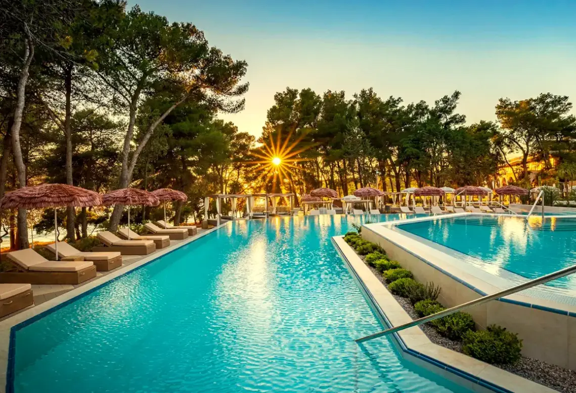 Basen w hotelu [Places] Hvar by Valamar