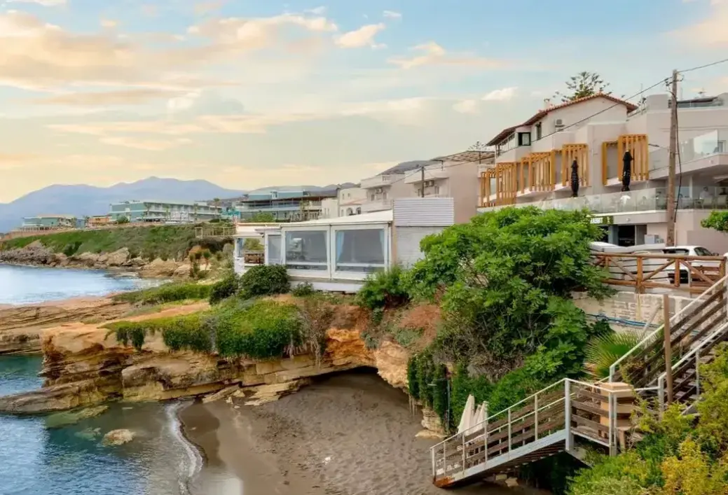 Plaża przy hotelu Porto Greco Village Beach
